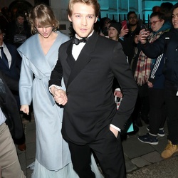 02-10 - Leaving the British Vogue Fashion Bafta After Party